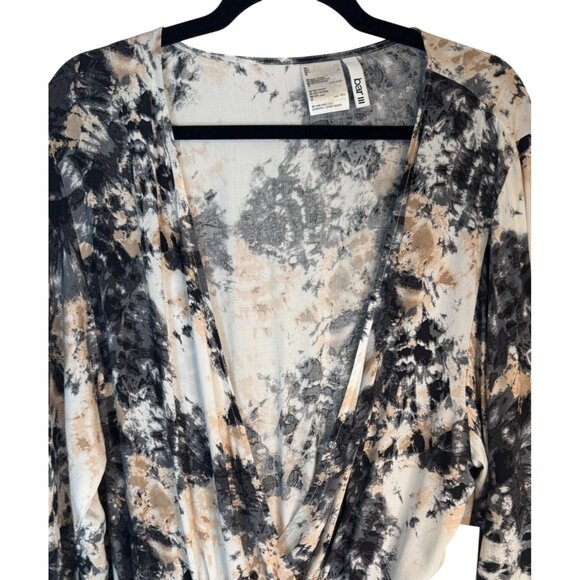 2/$30 NWT Bar III Large Tie-Dye Print Romper V-Neckline & Elastic Waist - Picture 5 of 15